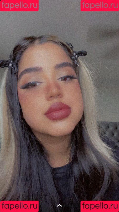 OMGLove Onlyfans Photo Gallery 