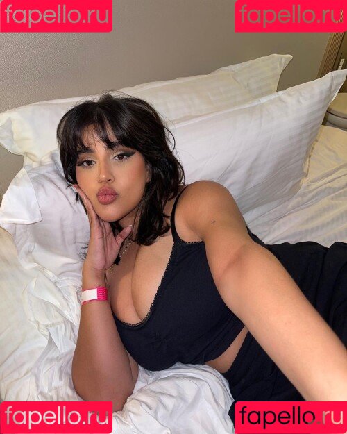 OMGLove Onlyfans Photo Gallery 