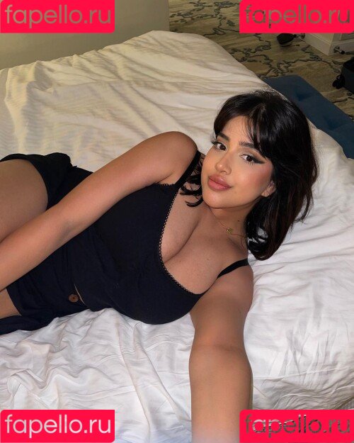 OMGLove Onlyfans Photo Gallery 