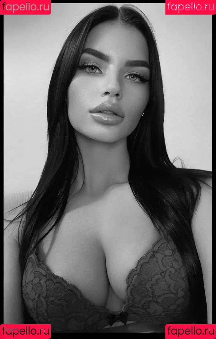 Angelique.vx Onlyfans Photo Gallery 