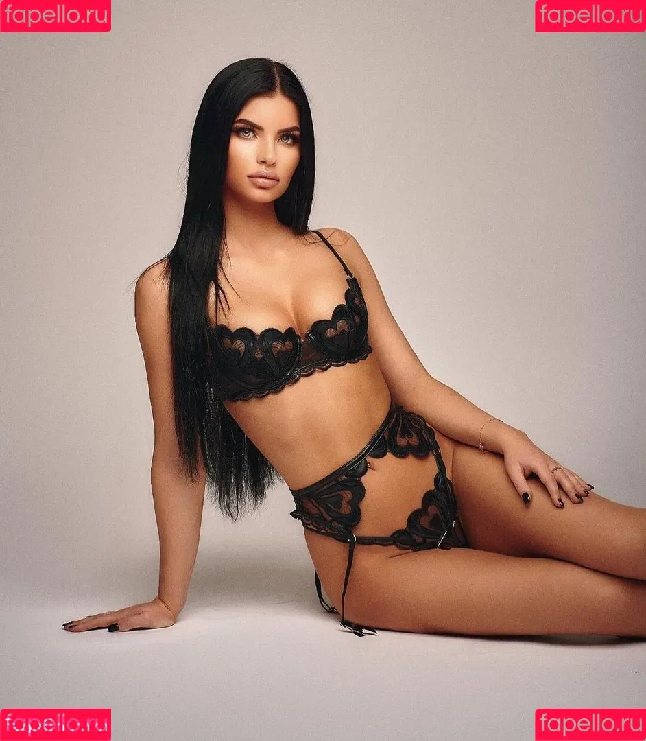 Angelique.vx Onlyfans Photo Gallery 