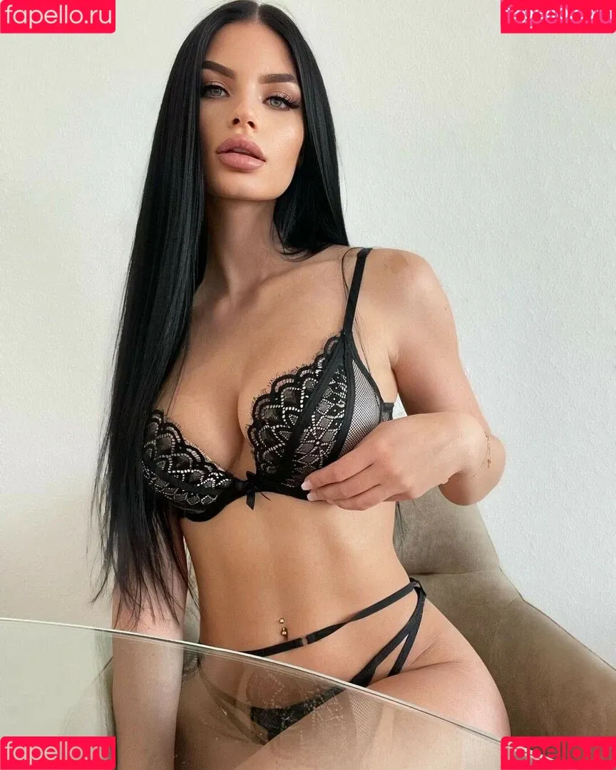 Angelique.vx Onlyfans Photo Gallery 