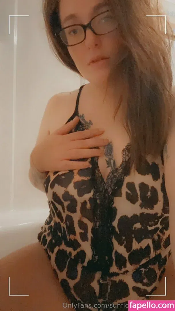 sunflowerbabe2297 Onlyfans Photo Gallery 