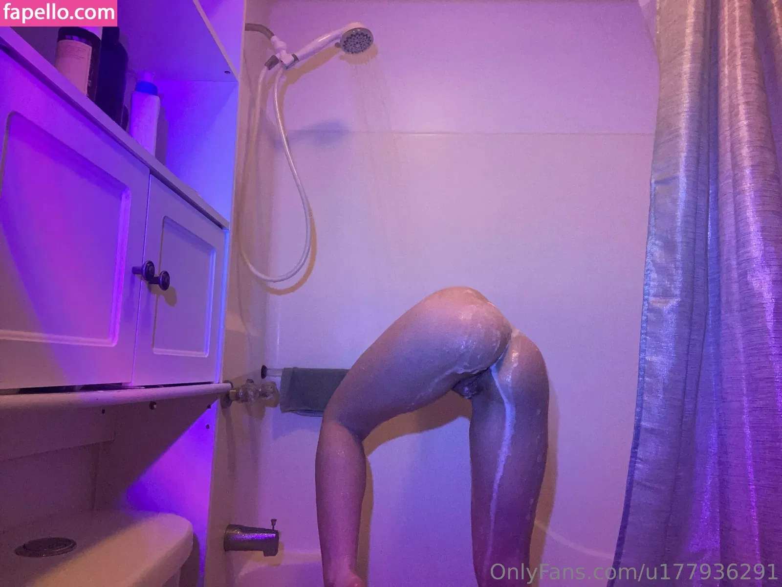 eeeruh Onlyfans Photo Gallery 