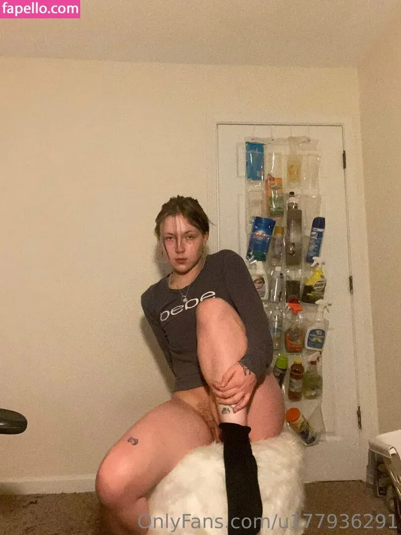 eeeruh Onlyfans Photo Gallery 