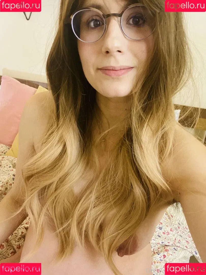 LillyVig Onlyfans Photo Gallery 