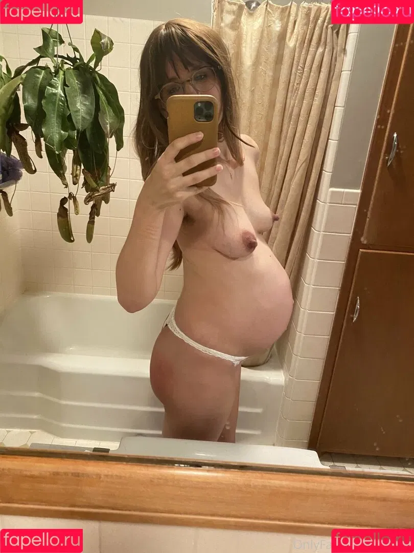 LillyVig Onlyfans Photo Gallery 