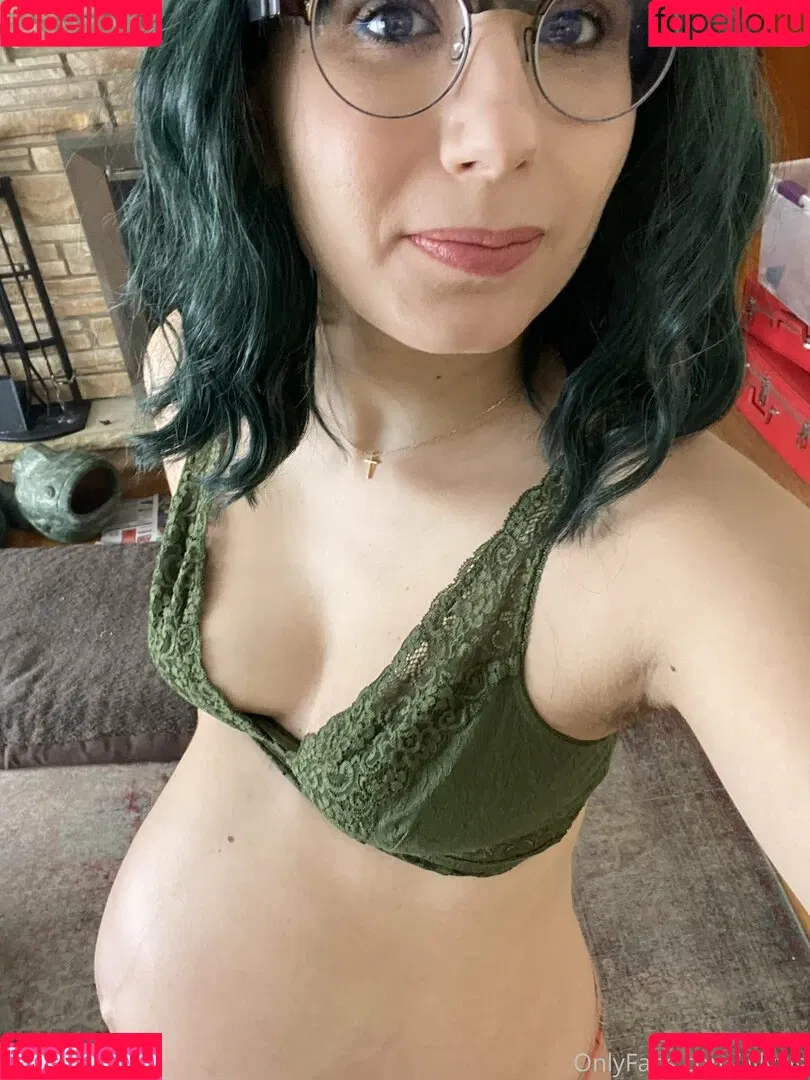 LillyVig Onlyfans Photo Gallery 