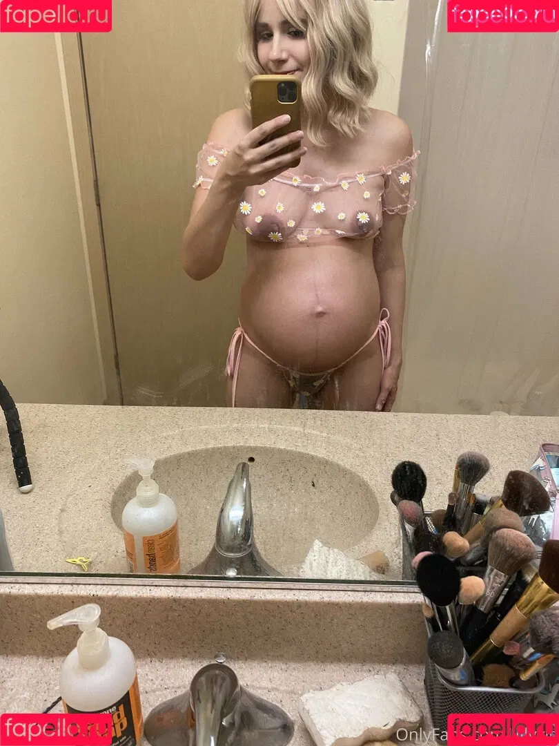 LillyVig Onlyfans Photo Gallery 