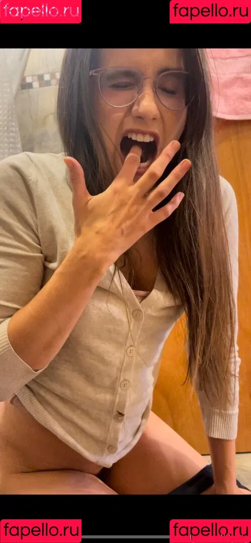 LillyVig Onlyfans Photo Gallery 