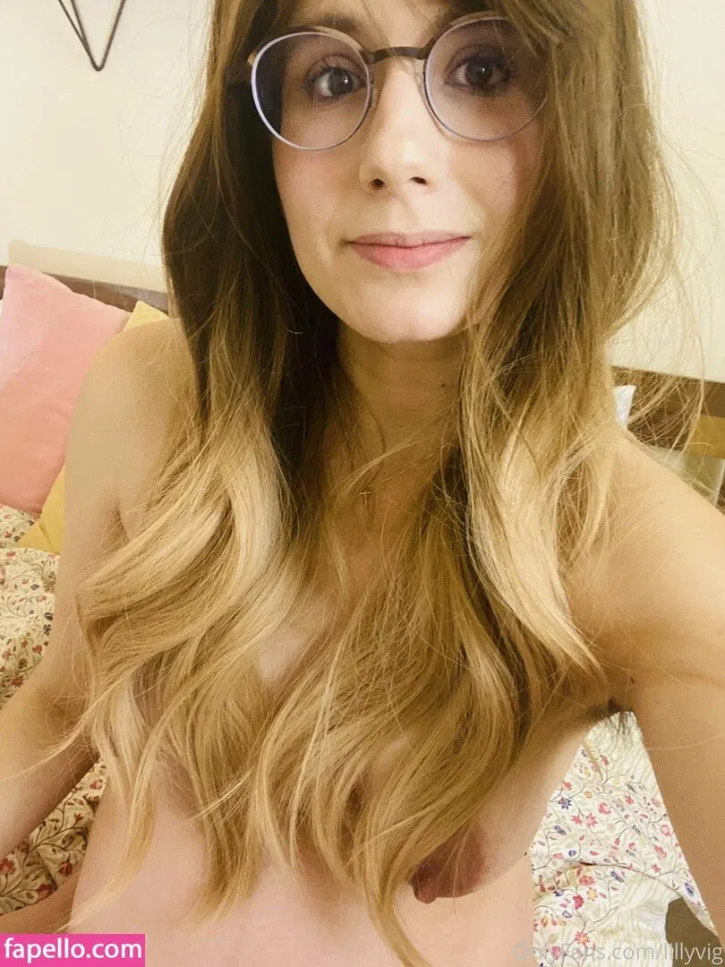 LillyVig Onlyfans Photo Gallery 