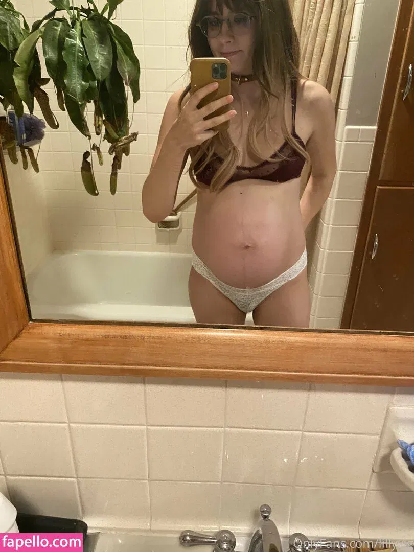 LillyVig Onlyfans Photo Gallery 