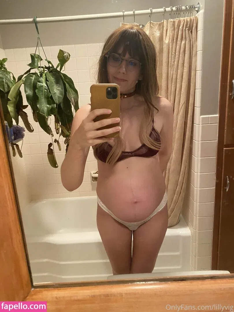 LillyVig Onlyfans Photo Gallery 