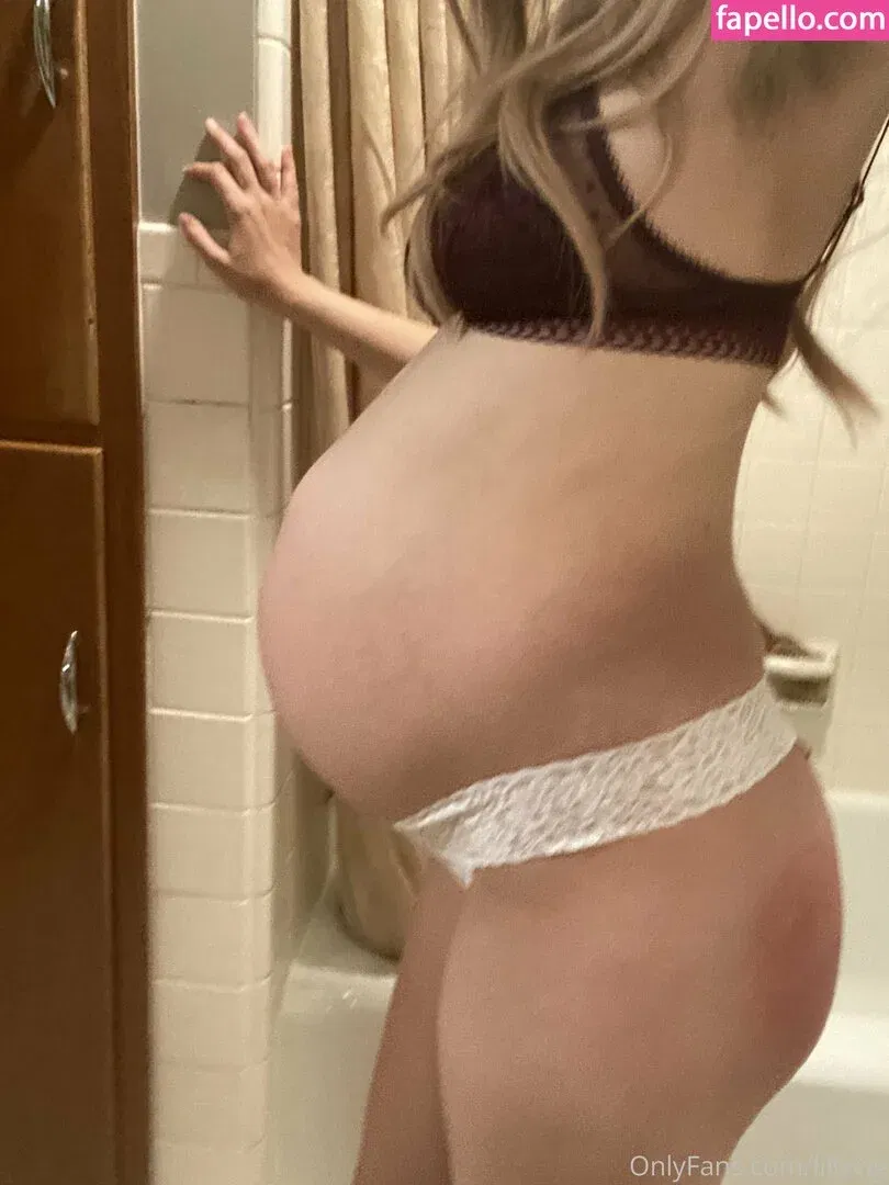 LillyVig Onlyfans Photo Gallery 