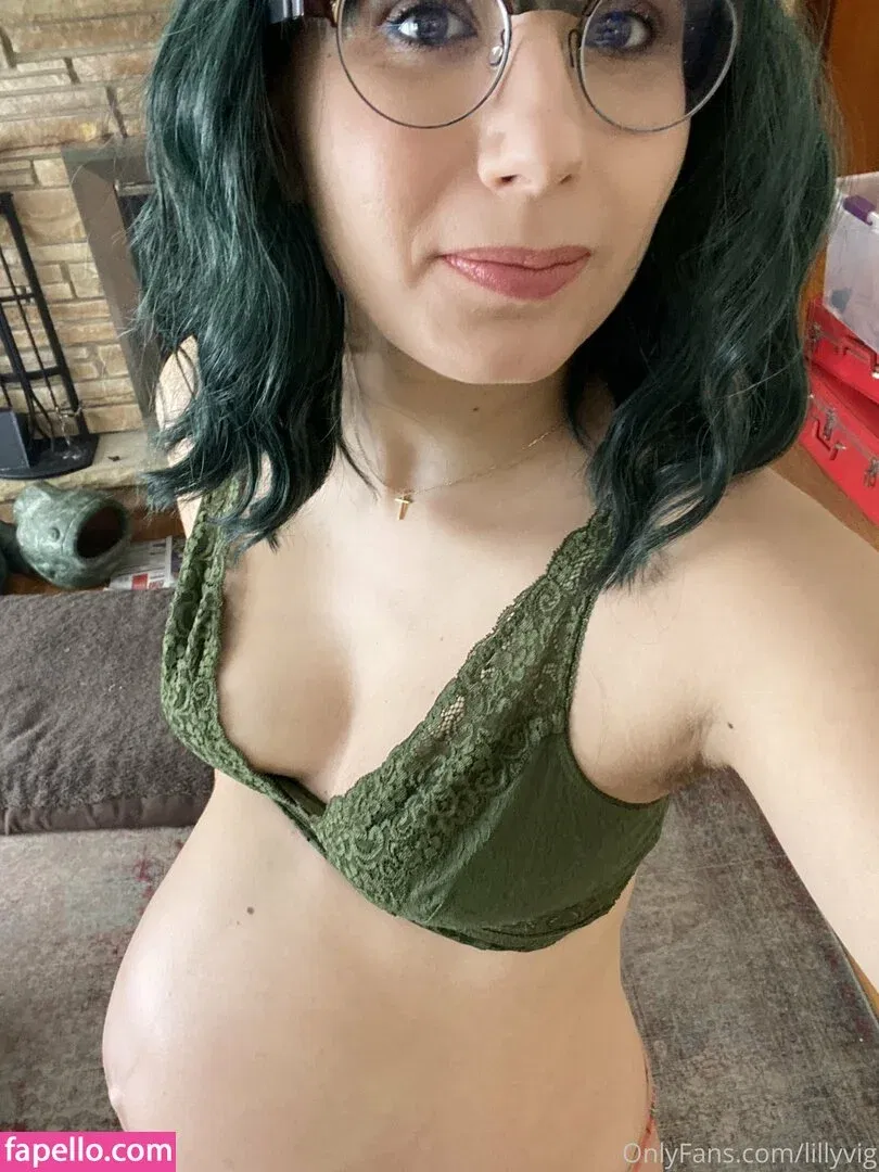 LillyVig Onlyfans Photo Gallery 