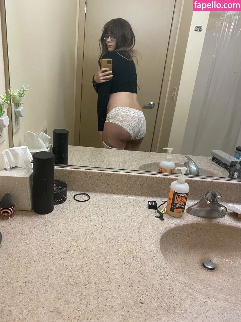 LillyVig Onlyfans Photo Gallery 