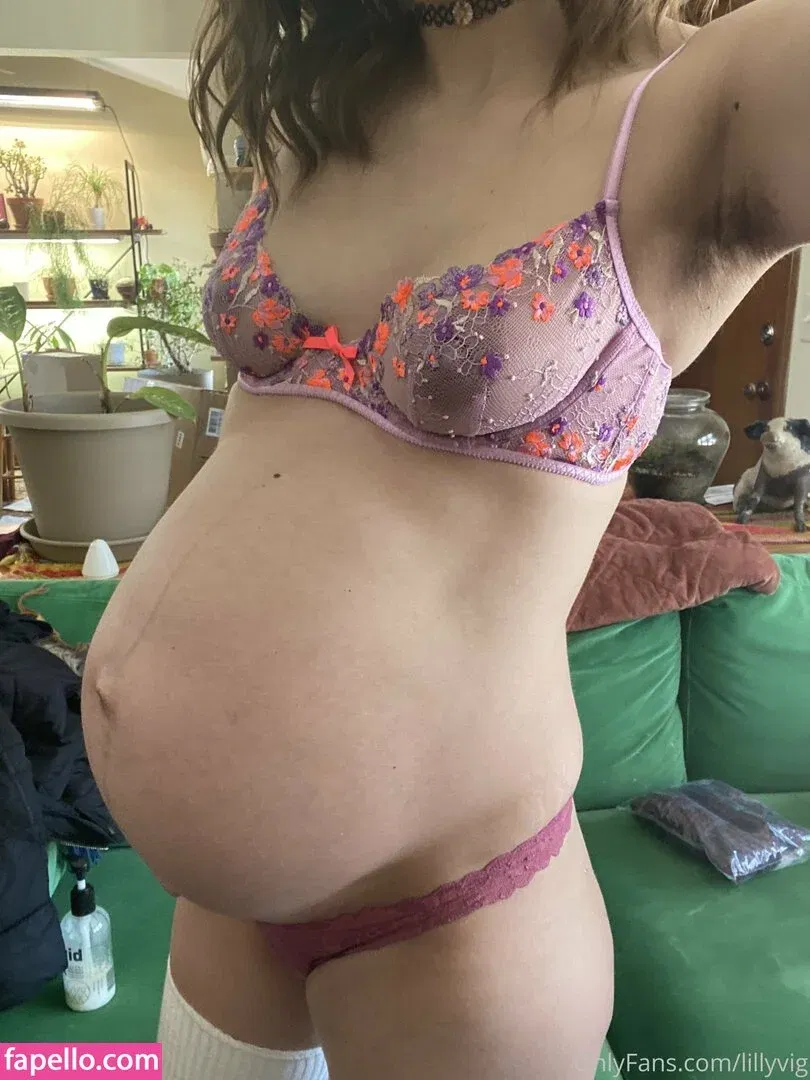 LillyVig Onlyfans Photo Gallery 