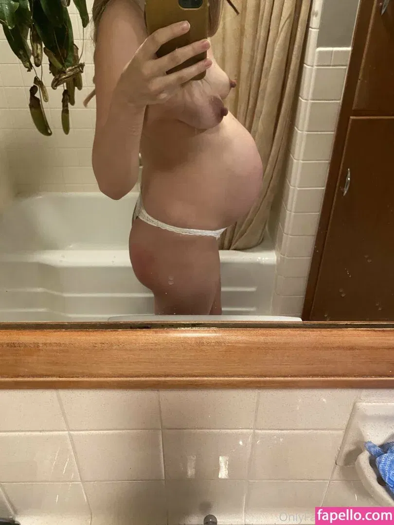 LillyVig Onlyfans Photo Gallery 