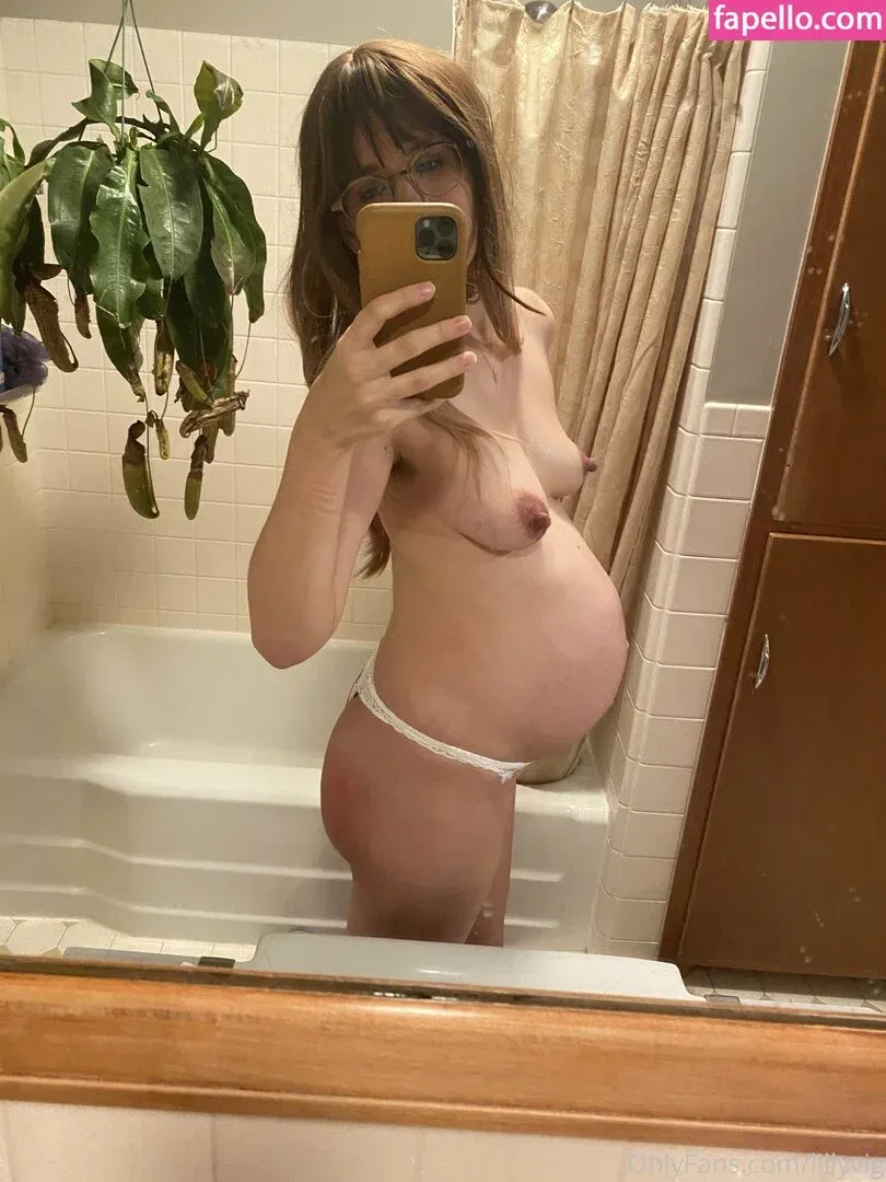 LillyVig Onlyfans Photo Gallery 