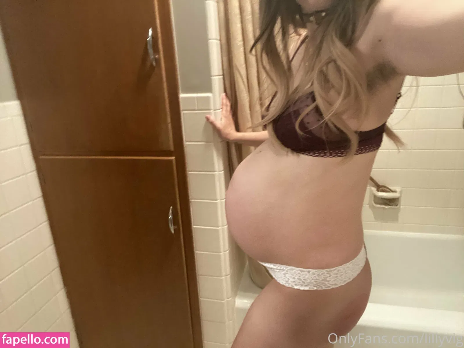 LillyVig Onlyfans Photo Gallery 