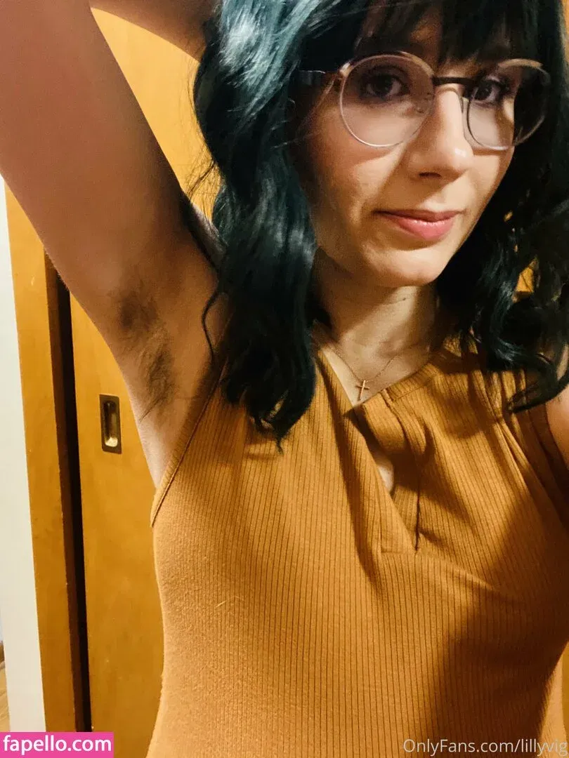 LillyVig Onlyfans Photo Gallery 