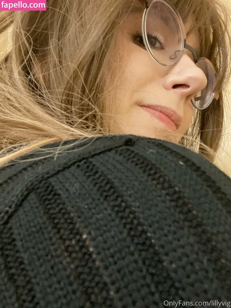 LillyVig Onlyfans Photo Gallery 