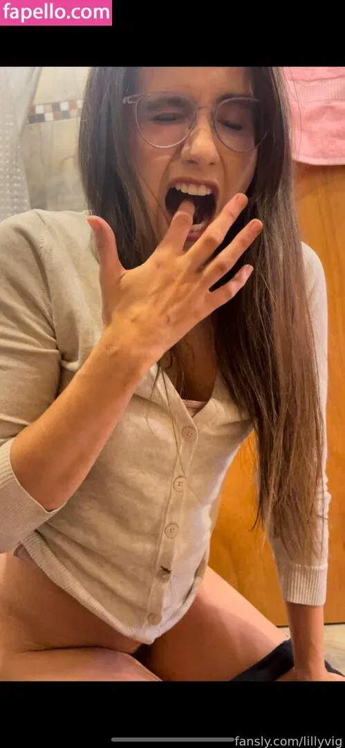 LillyVig Onlyfans Photo Gallery 
