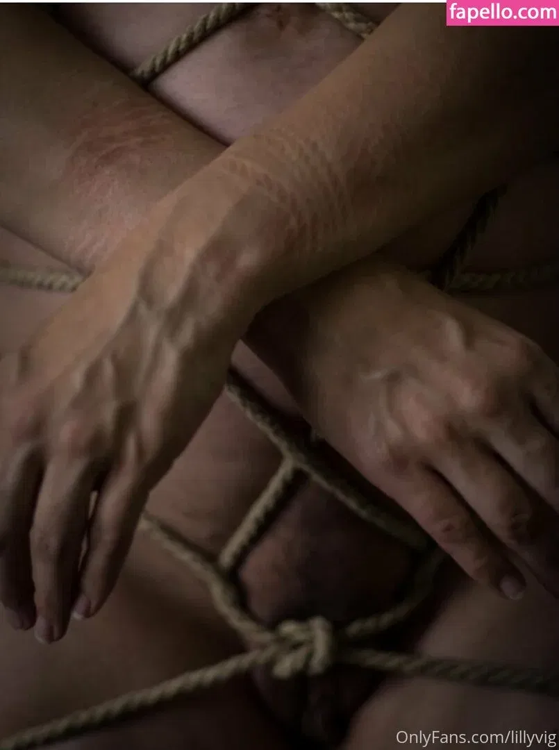 LillyVig Onlyfans Photo Gallery 
