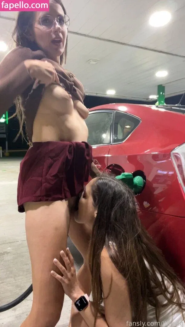 LillyVig Onlyfans Photo Gallery 