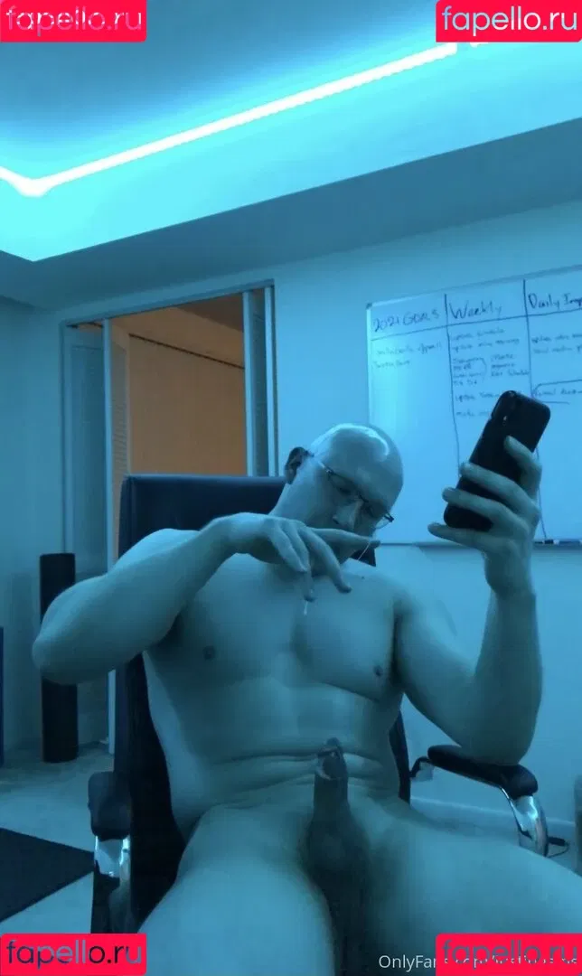 justingains Onlyfans Photo Gallery 