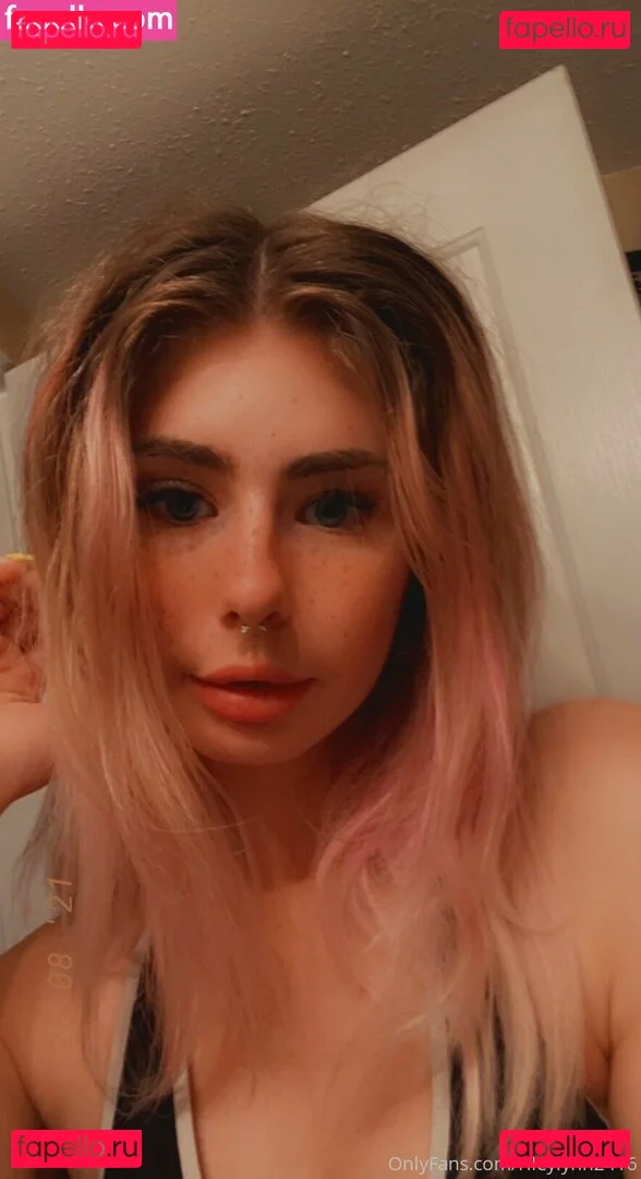 sarahlovesraving Onlyfans Photo Gallery 