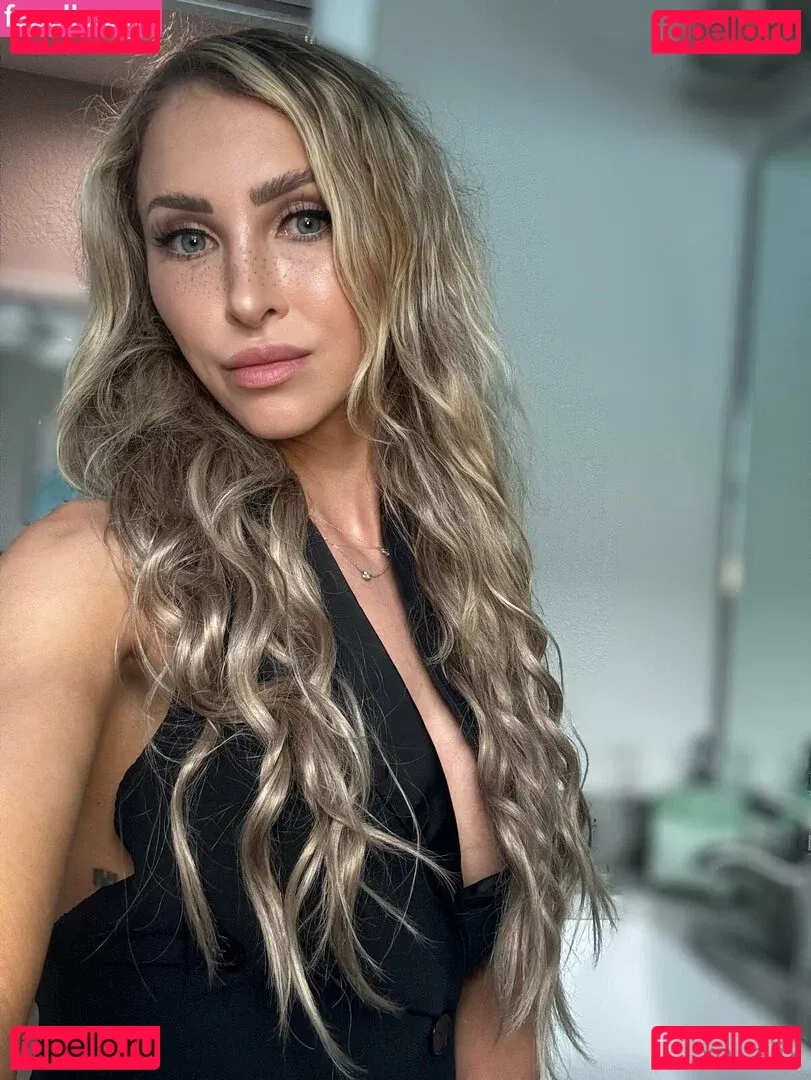 alixlynx Onlyfans Photo Gallery 