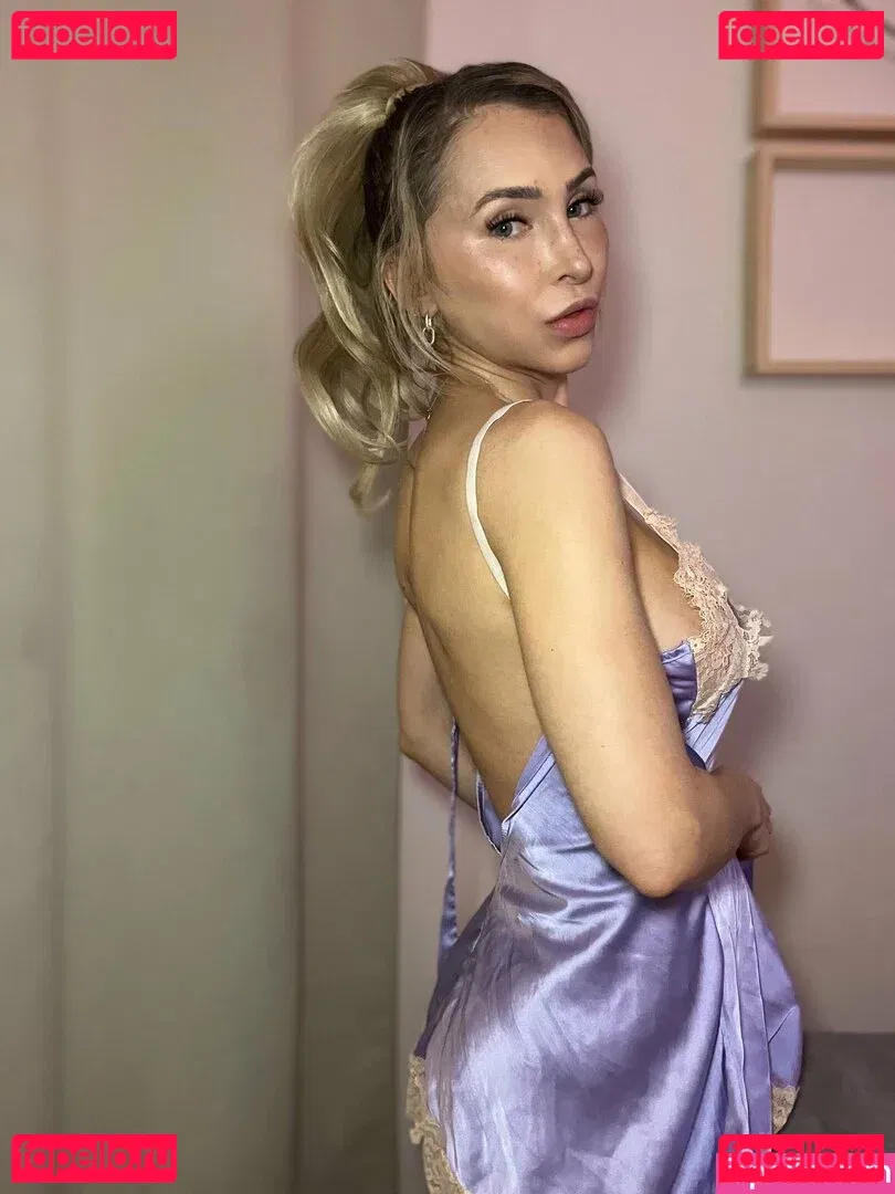 alixlynx Onlyfans Photo Gallery 