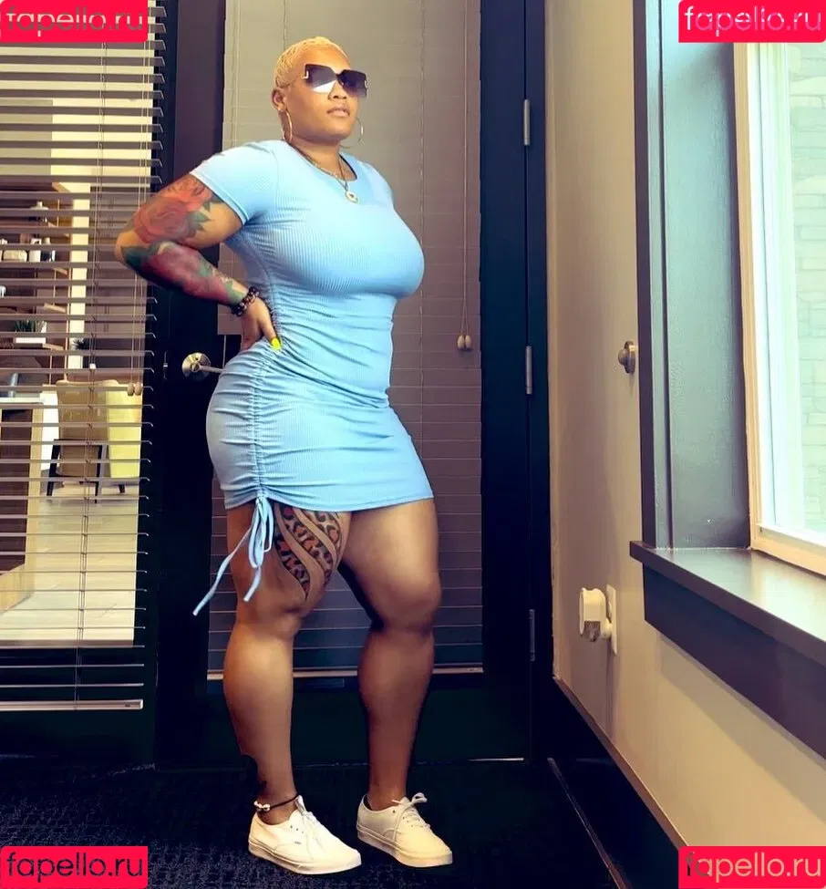 Queen R Onlyfans Photo Gallery 