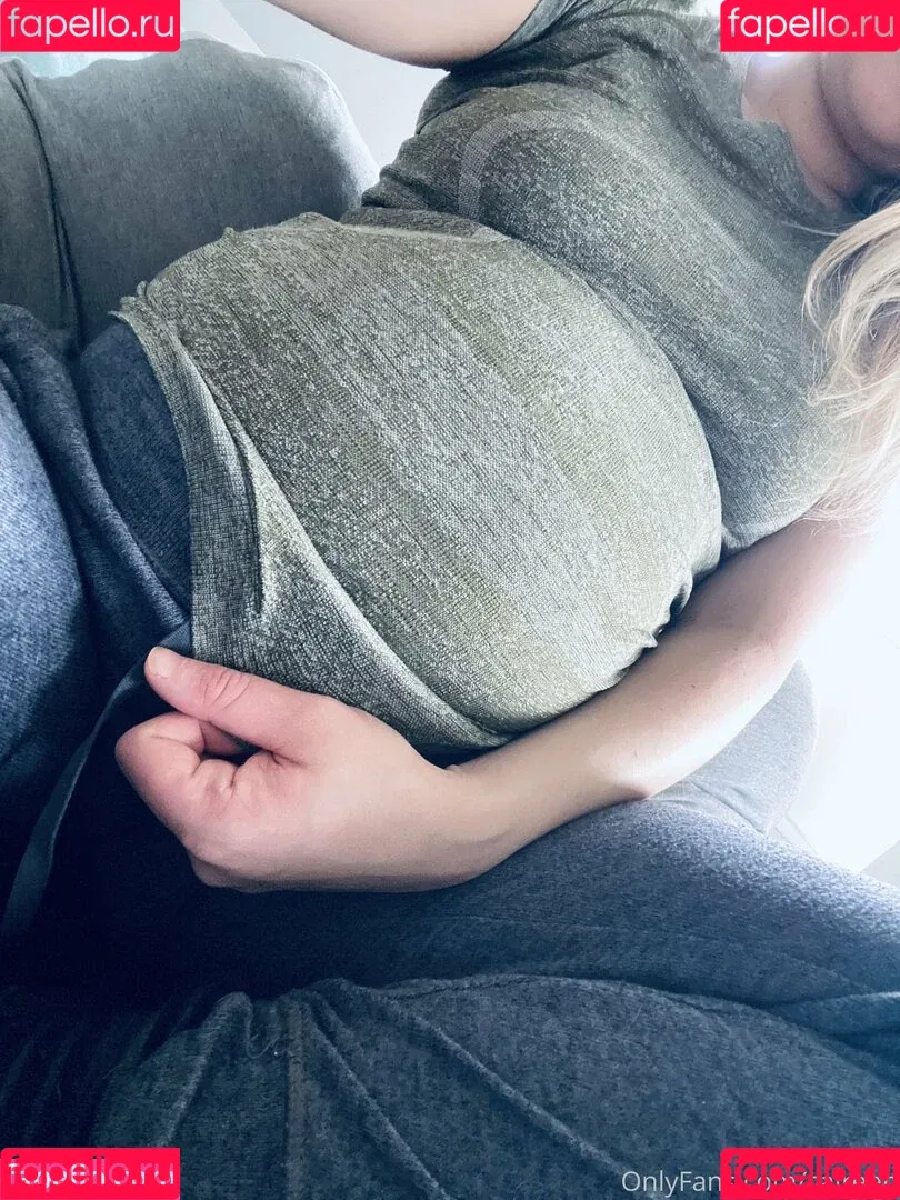 caireen Onlyfans Photo Gallery 