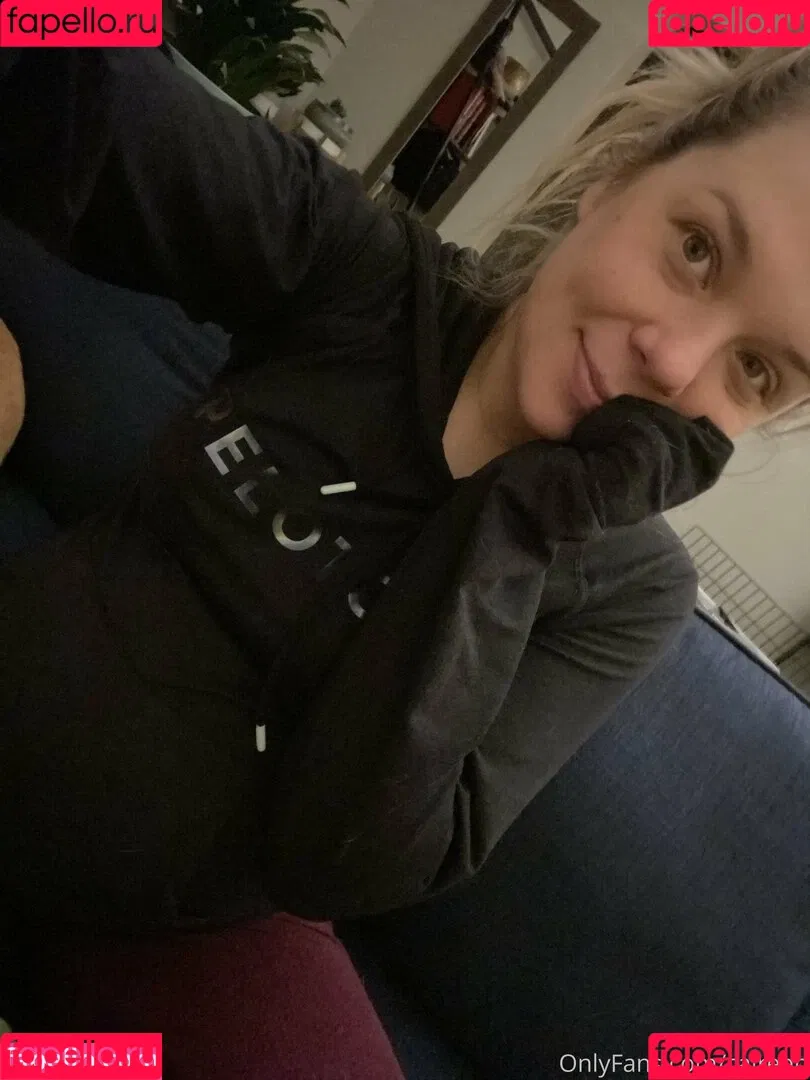 caireen Onlyfans Photo Gallery 