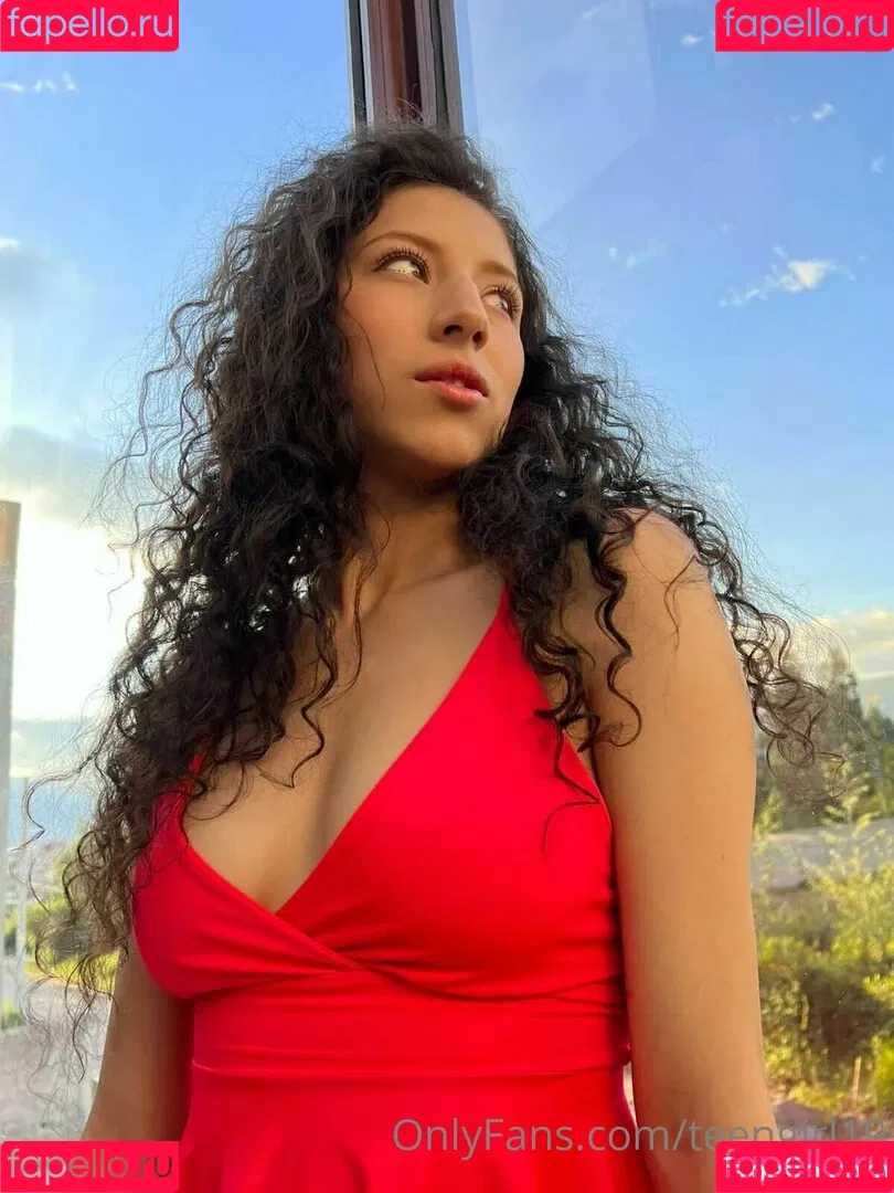 girlsweet19 Onlyfans Photo Gallery 