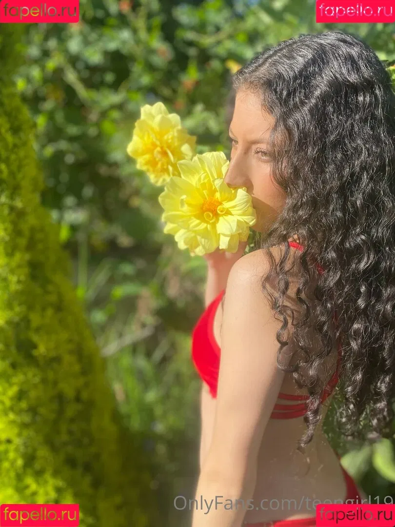 girlsweet19 Onlyfans Photo Gallery 