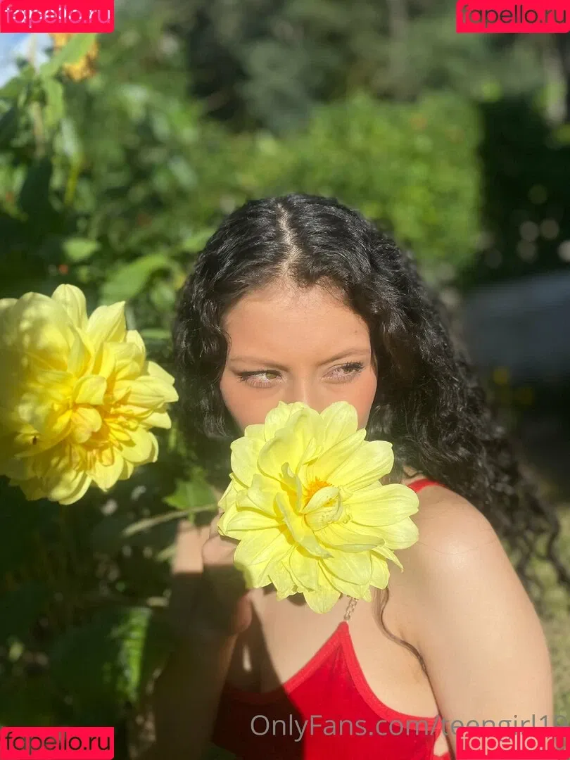girlsweet19 Onlyfans Photo Gallery 