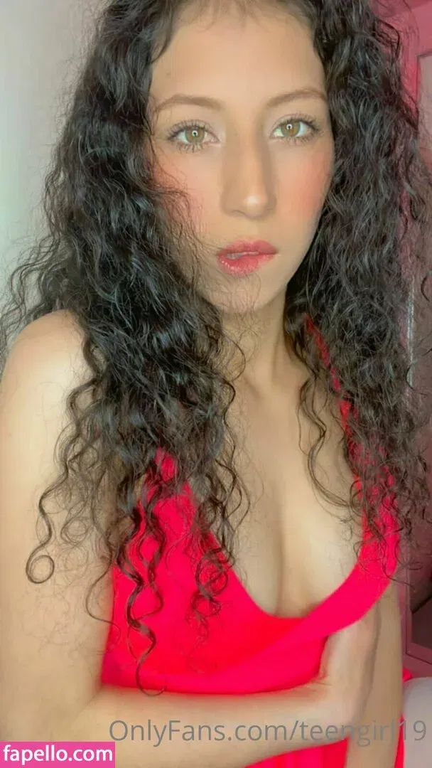 girlsweet19 Onlyfans Photo Gallery 