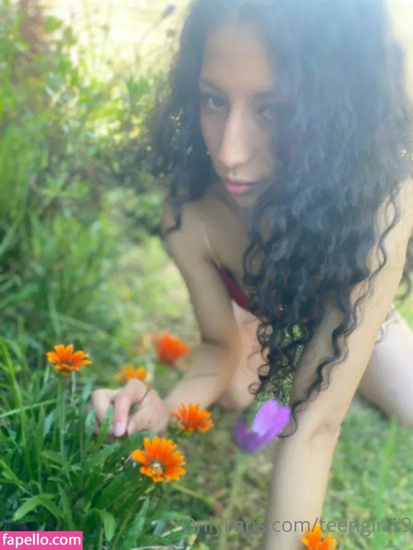 girlsweet19 Onlyfans Photo Gallery 