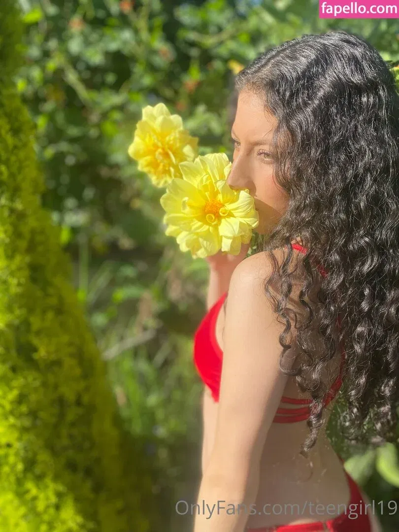 girlsweet19 Onlyfans Photo Gallery 