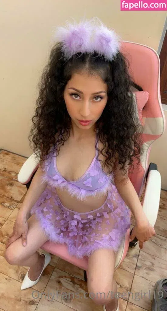 girlsweet19 Onlyfans Photo Gallery 