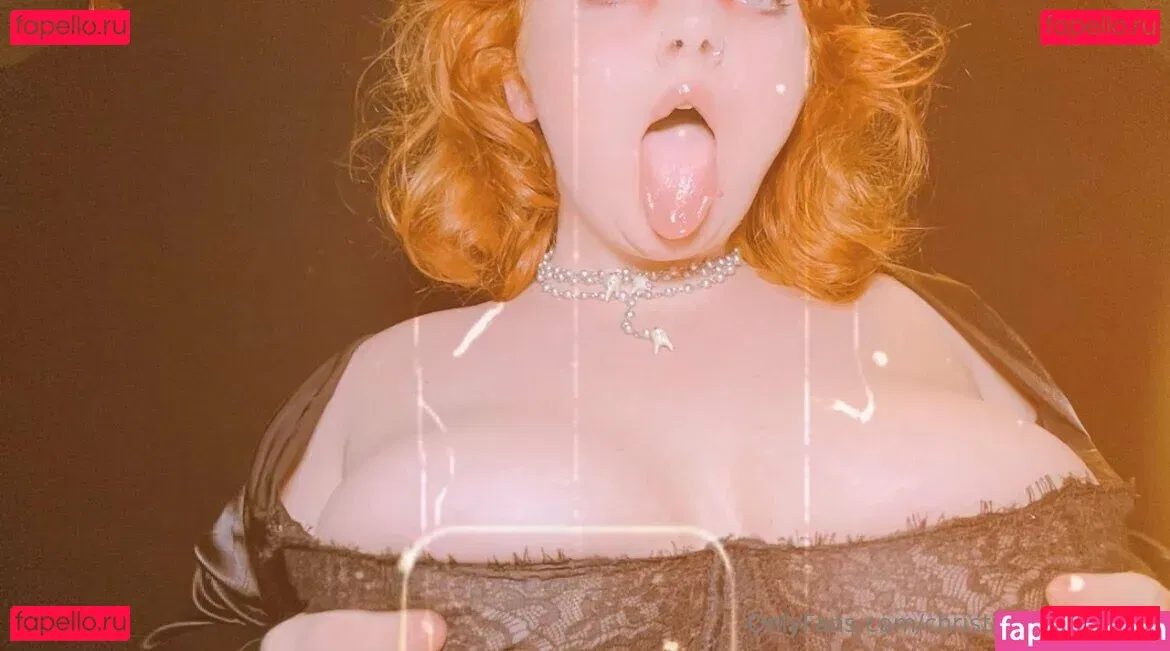 christinethequeenn Onlyfans Photo Gallery 