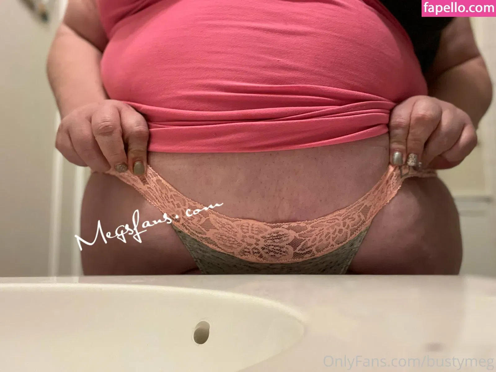 bustymeg Onlyfans Photo Gallery 