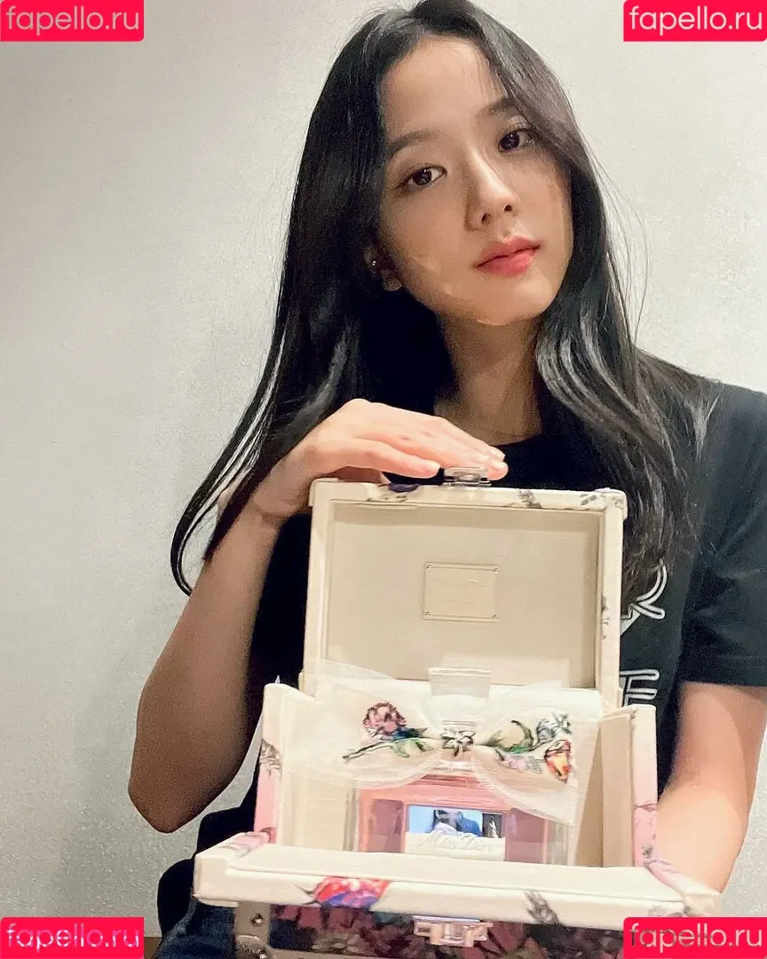 Jisoo Onlyfans Photo Gallery 