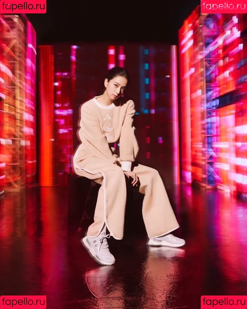 Jisoo Onlyfans Photo Gallery 