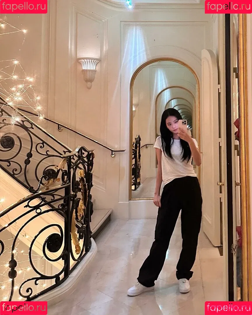 Jisoo Onlyfans Photo Gallery 