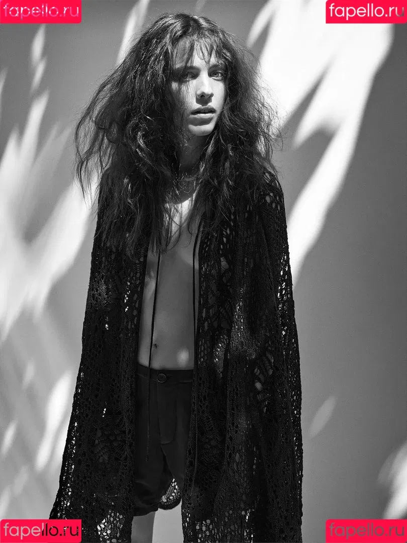 Margaret Qualley Onlyfans Photo Gallery 