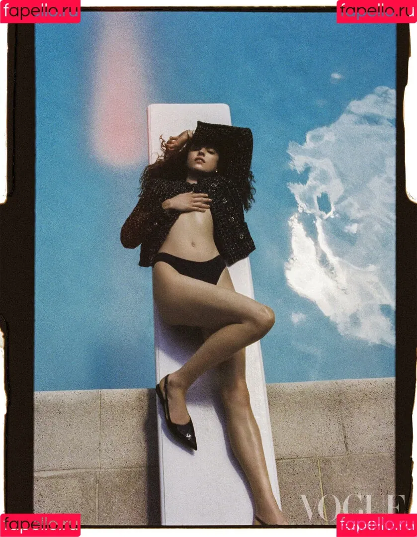 Margaret Qualley Onlyfans Photo Gallery 